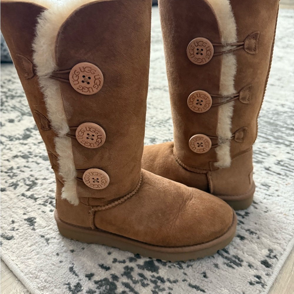 UGG Boots Bailey Button